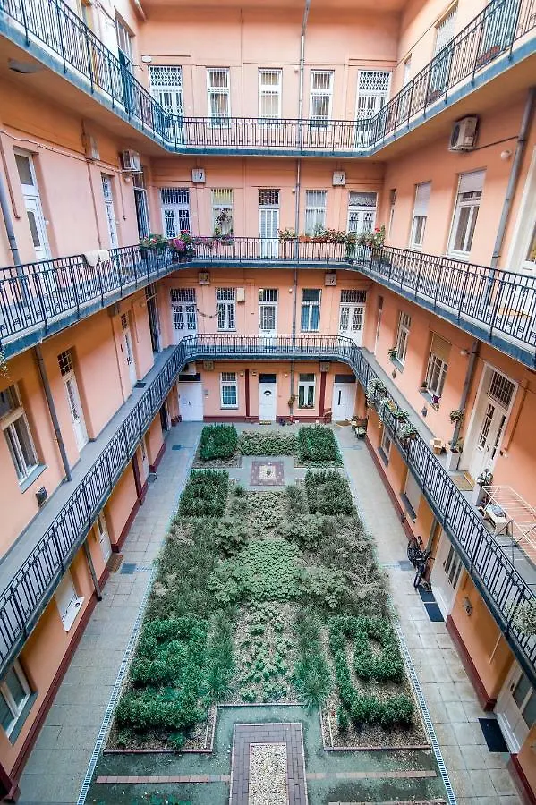 B32 Gellert Apartment Budapest